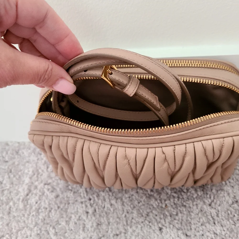 Miu Miu Matelassé crossbody bag - Picture 7 of 10